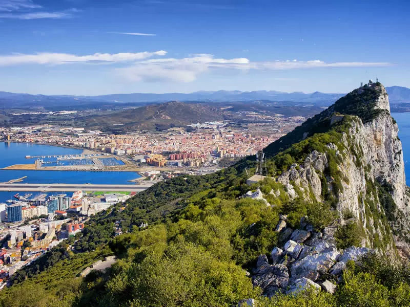 El Peñón de Gibraltar y sus monos